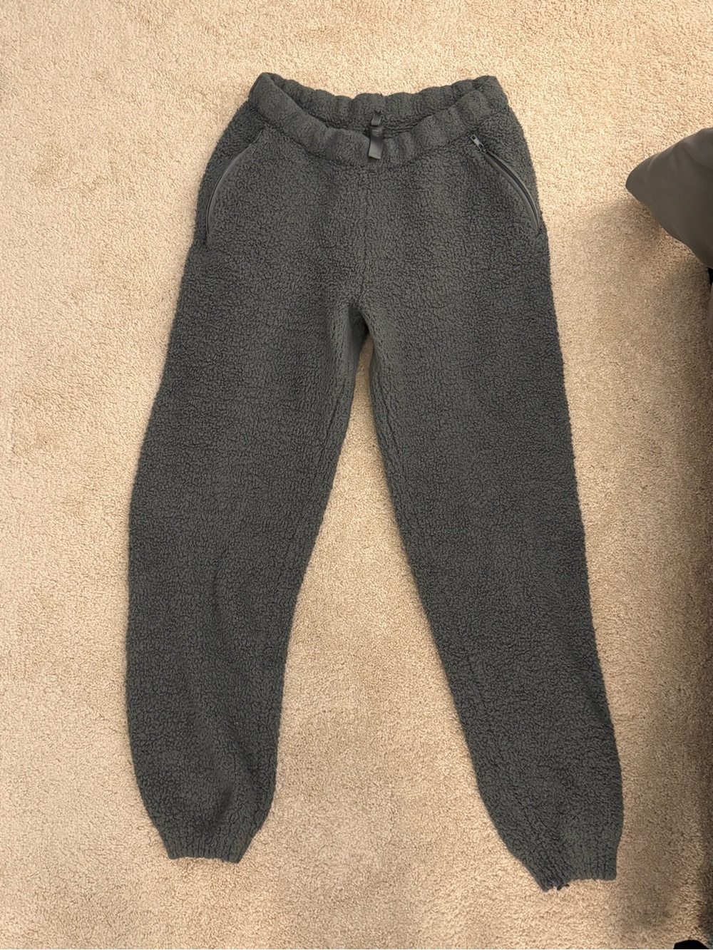SKIMS Sherpa Jogger Pants - Charcoal Gray
